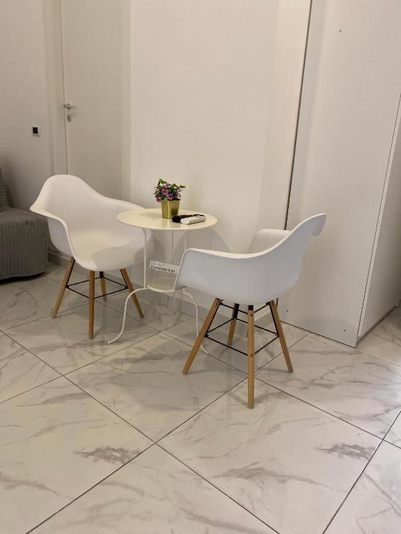 Domus Luigi Leone 2 Bed & Breakfast Naples Luaran gambar