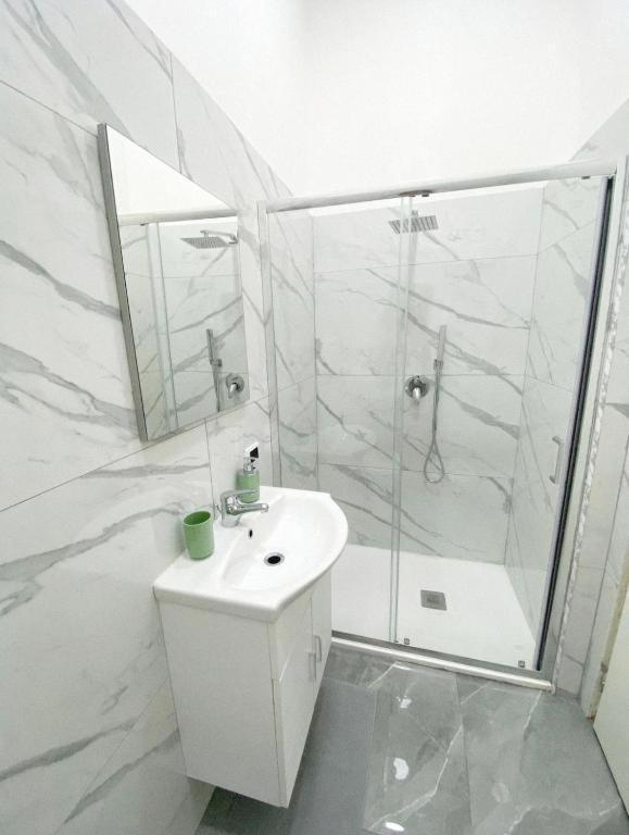 Domus Luigi Leone 2 Bed & Breakfast Naples Luaran gambar