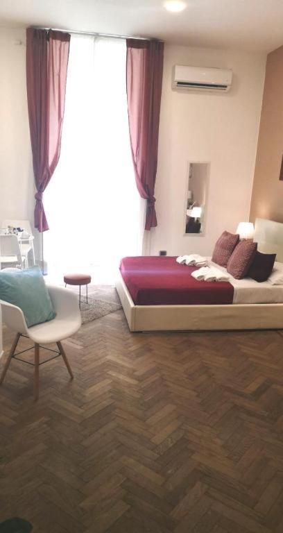 Domus Luigi Leone 2 Bed & Breakfast Naples Luaran gambar