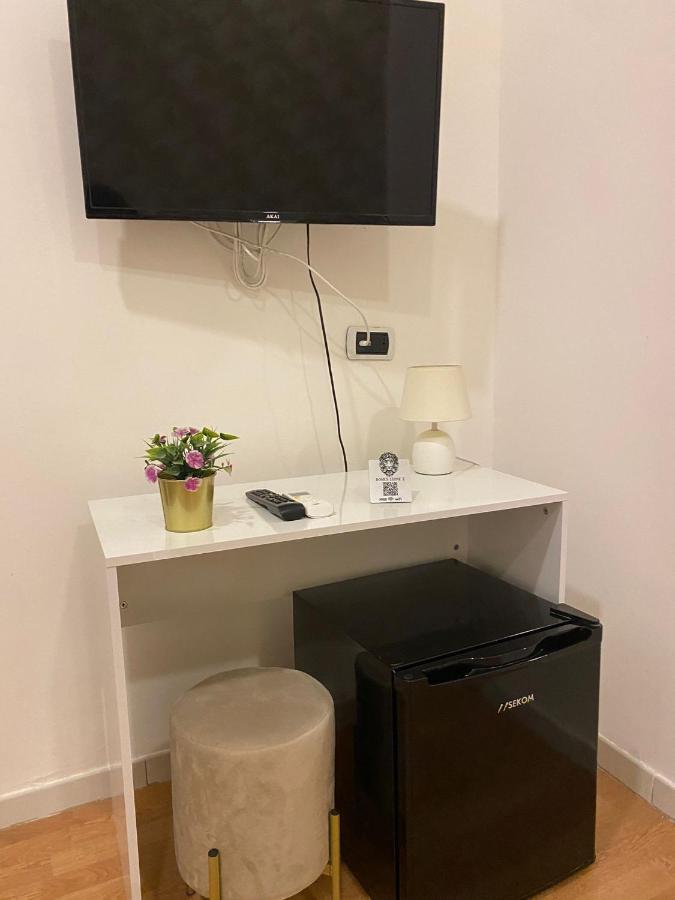 Domus Luigi Leone 2 Bed & Breakfast Naples Luaran gambar